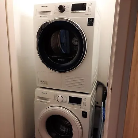 Lichtrijk En Comfortabel Hoekappartement Met Gratis Parking En Zeer Gelegen - Comme Chez Soi *